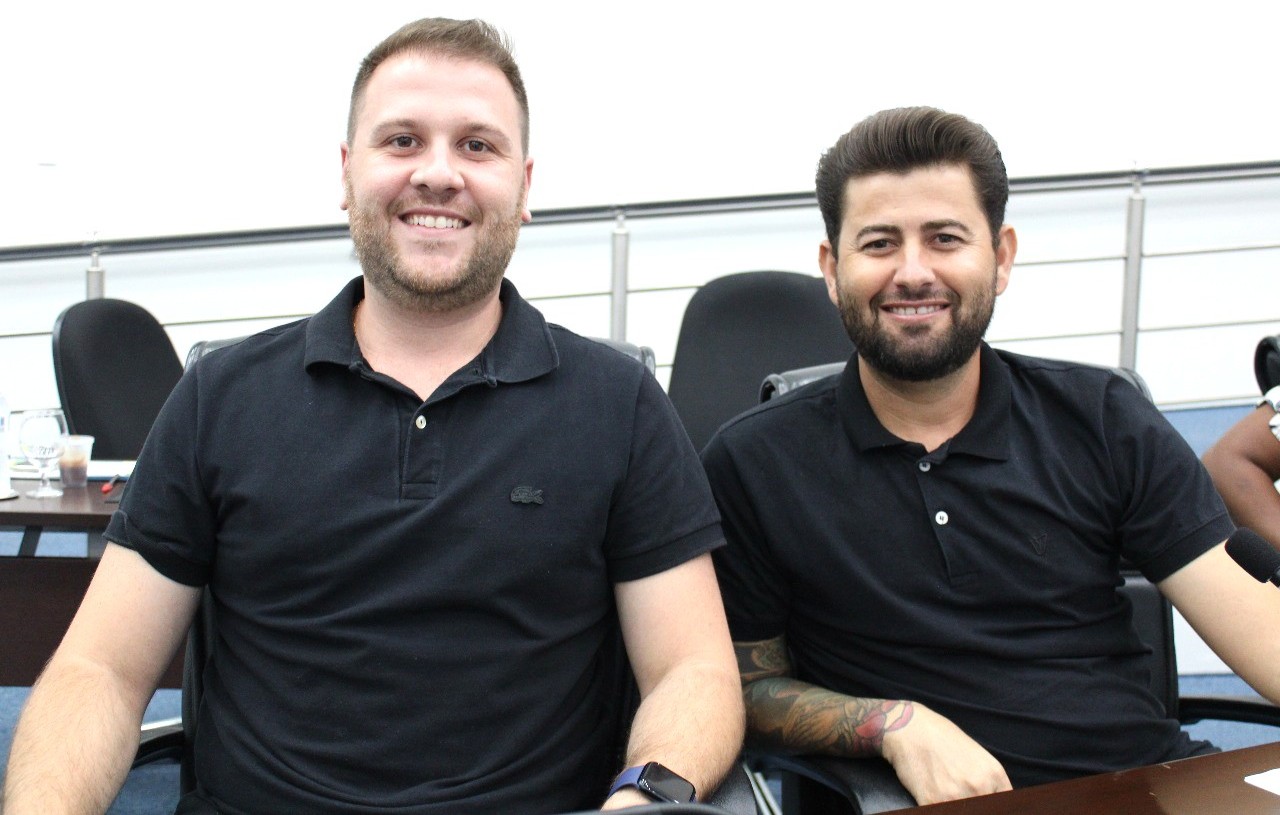 Vereadores Sandro e Thiago questionam sucessivos empréstimos e parcelamentos do Executivo