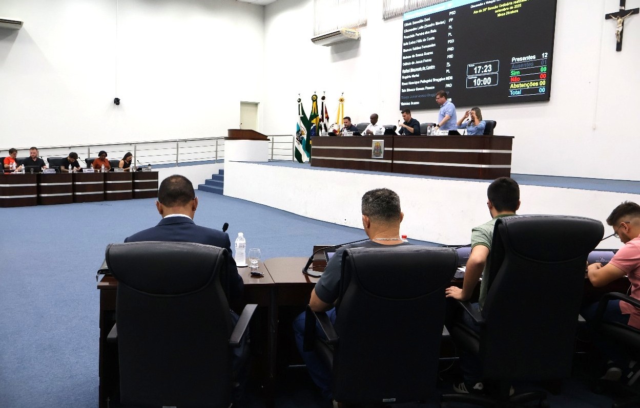 Câmara aprova projetos e apresenta novas indicações na 30ª Sessão Ordinária