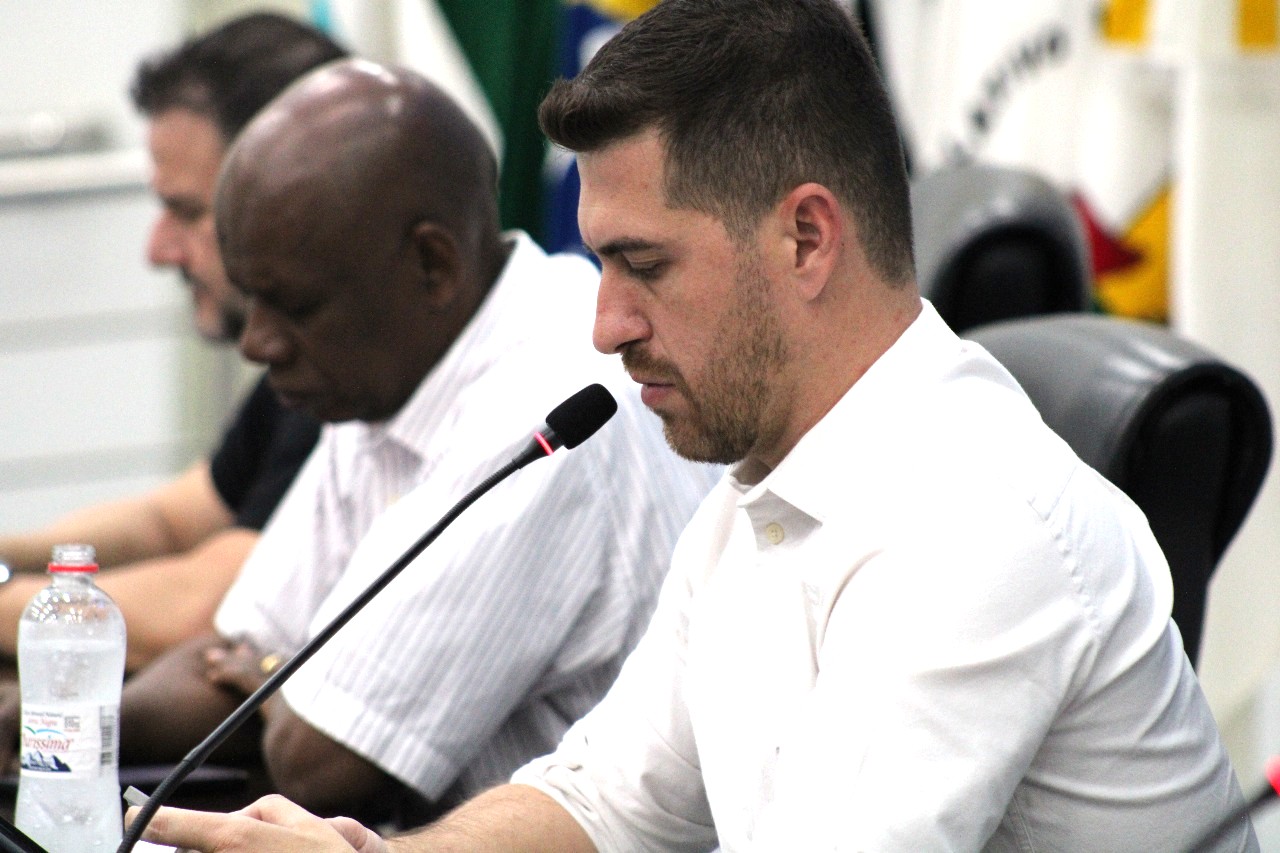 Projeto de Rafael Massouh sobre remoção de cabos inservíveis é aprovado na Câmara