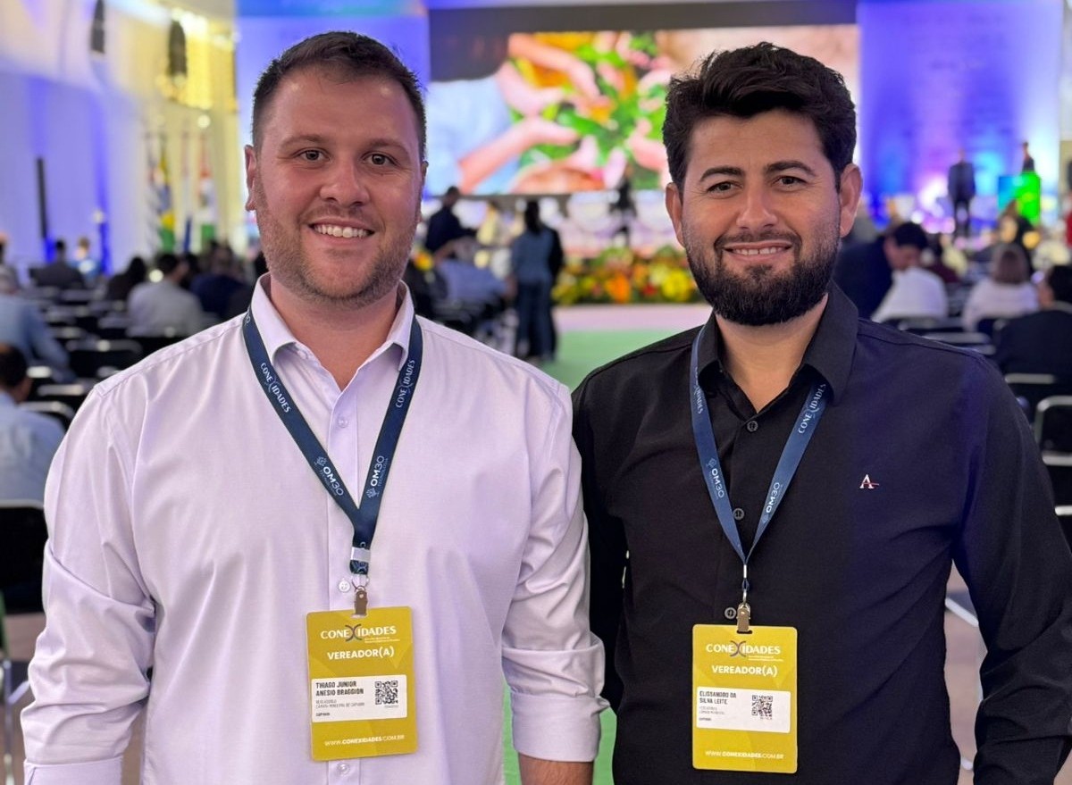 Vereadores Thiago e Sandro participam do Conexidades em Holambra