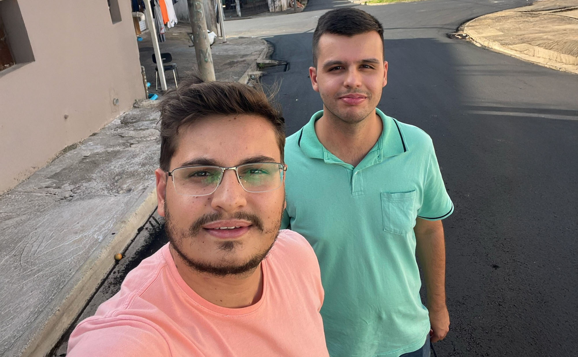 Vereadores Ruan e Vinícius conquistam recapeamento para ruas do bairro Castelani