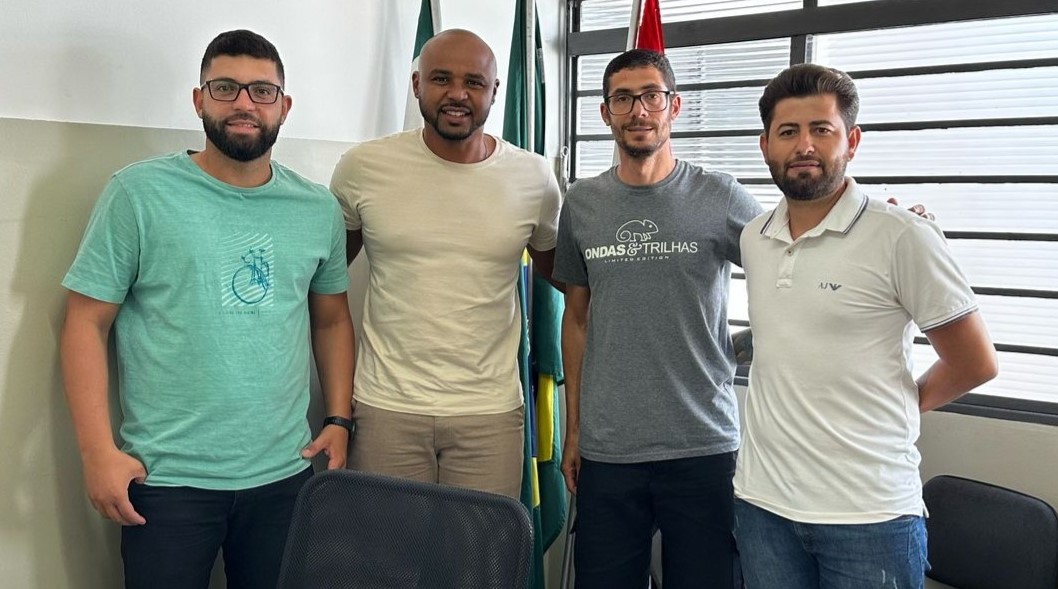 Vereador Sandro Modas se reúne com atleta capivariano na Secretaria de Esportes