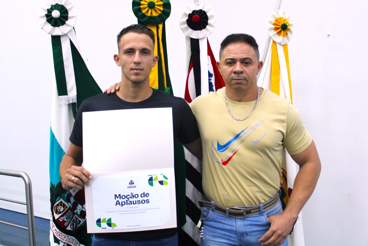 Marquinhos Mineiro presta homenagem a atleta de boxe tailandês