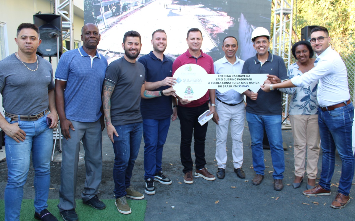 Vereadores participam de entrega de escola infantil no bairro Padovani