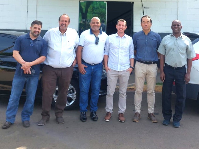 Odésio e os secretários municipais visitam fábrica de autopeças