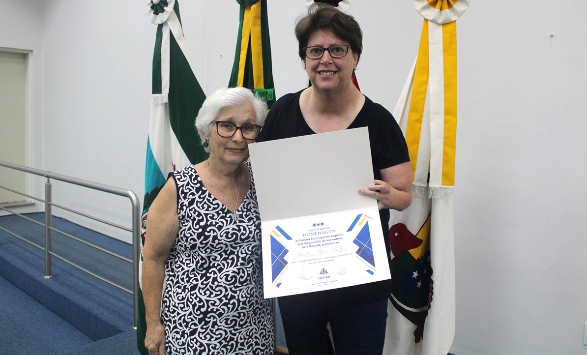 Vereadora Sele homenageia biomédica na última Sessão Ordinária de 2023