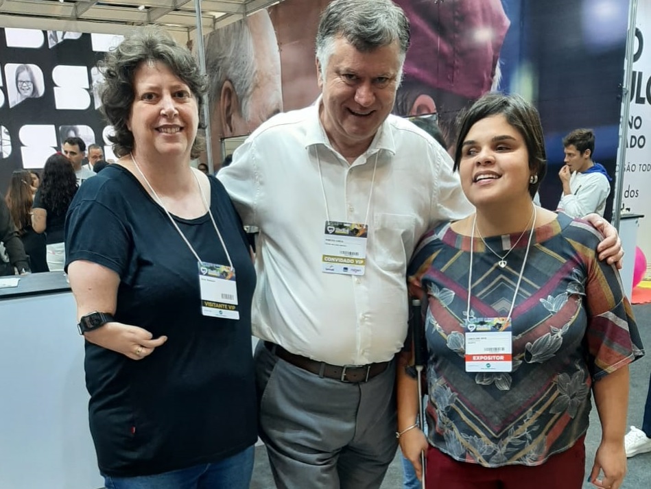 Vereadora Sele Rosada marca presença na 18ª Feira Internacional de Inclusão, Acessibilidade e Reabilitação em São Paulo