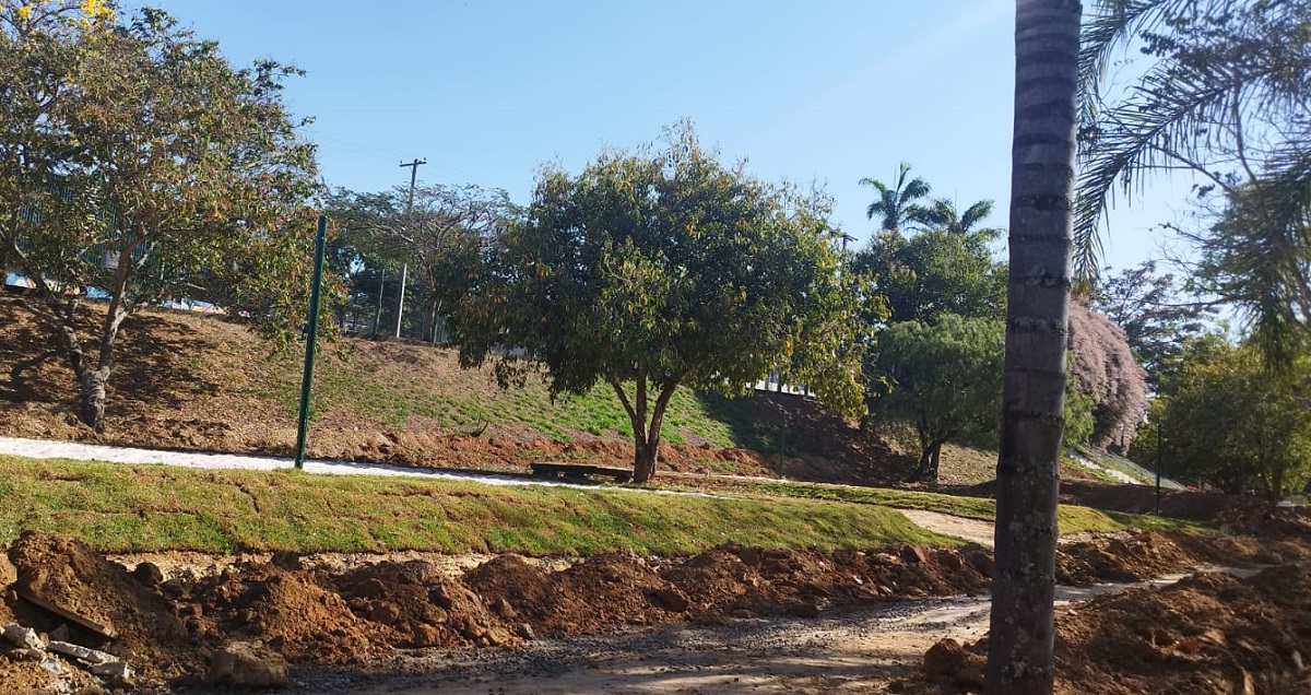 Vereadora Paloma Tatiane visita as obras no Parque Ecológico