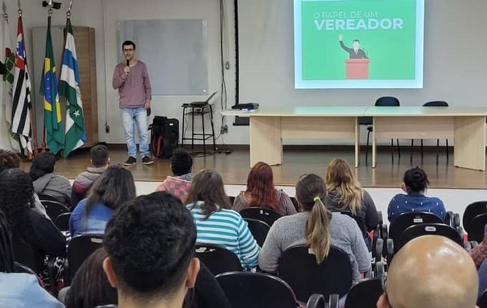 Vereador Ruan Henrique realiza palestra em escolas sobre “O Papel do Vereador”