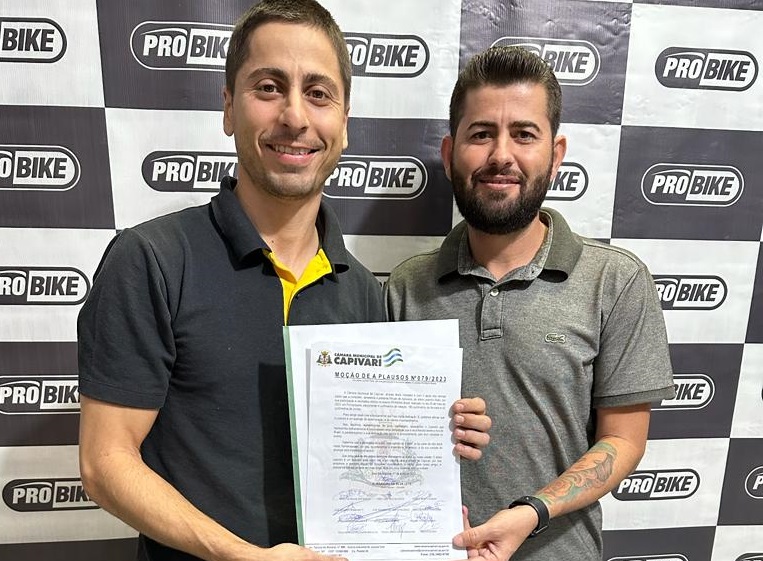 Vereador Sandro Modas homenageia atleta Leandro Rello