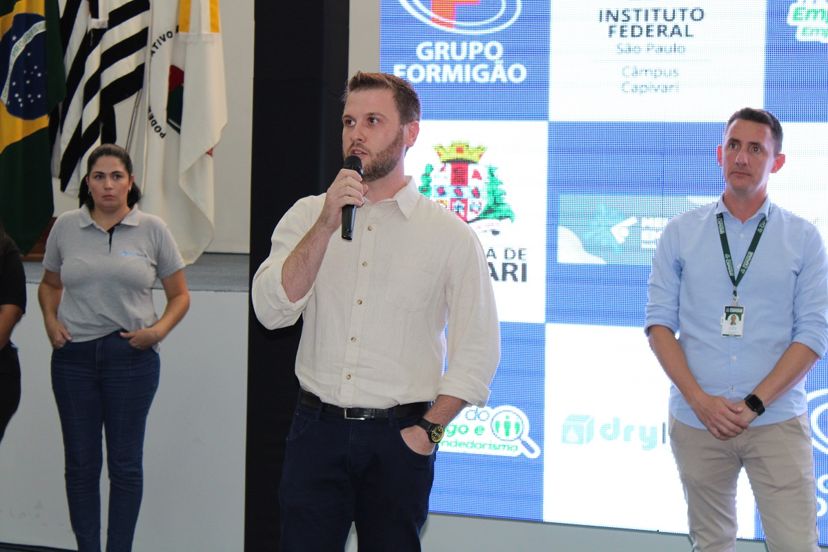 Milhares de pessoas participam do Feirão de Emprego na Câmara Municipal de Capivari