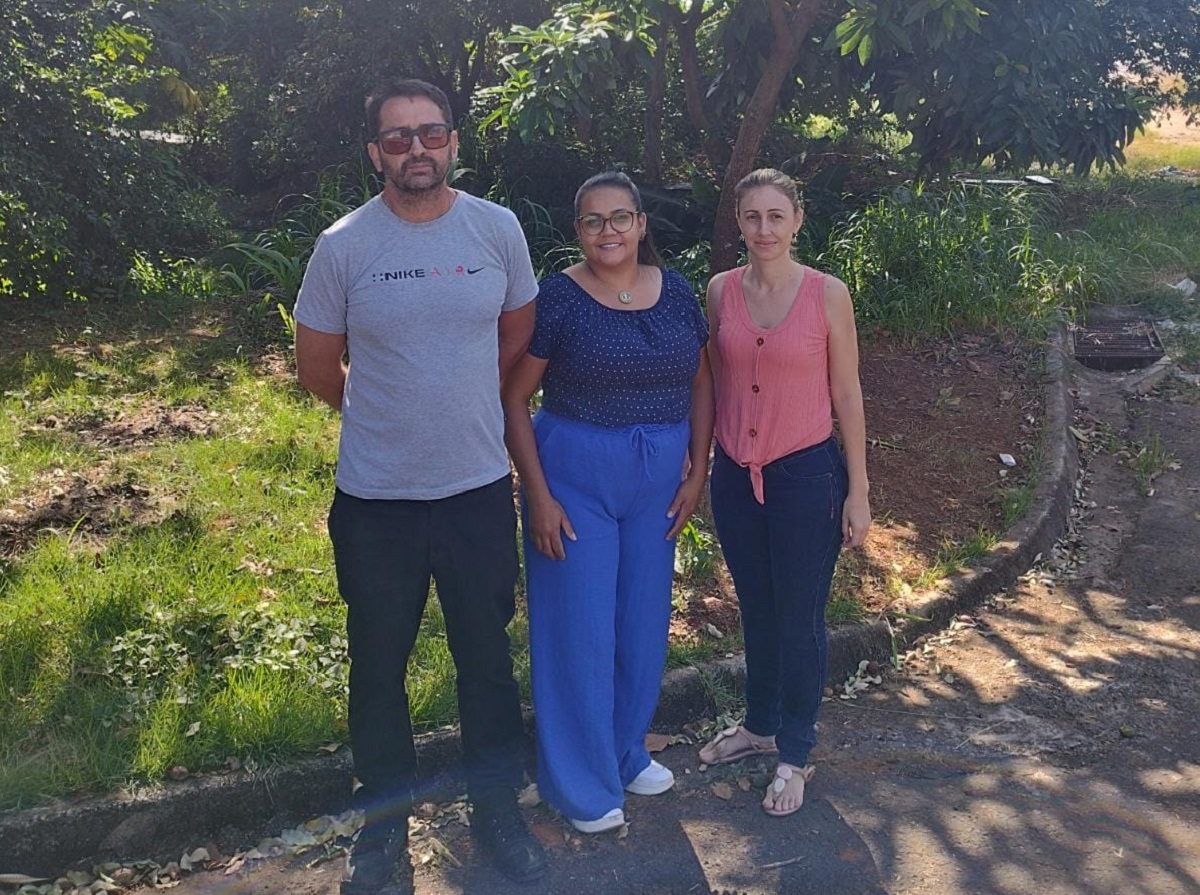 Procurada por moradores, vereadora Paloma Tatiane pede atenção da Prefeitura em área verde do bairro Gênova