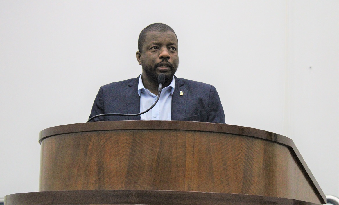 <strong>Vereador Denilton Rocha pede que Prefeitura faça a equiparação dos salários dos agentes de saúde</strong>