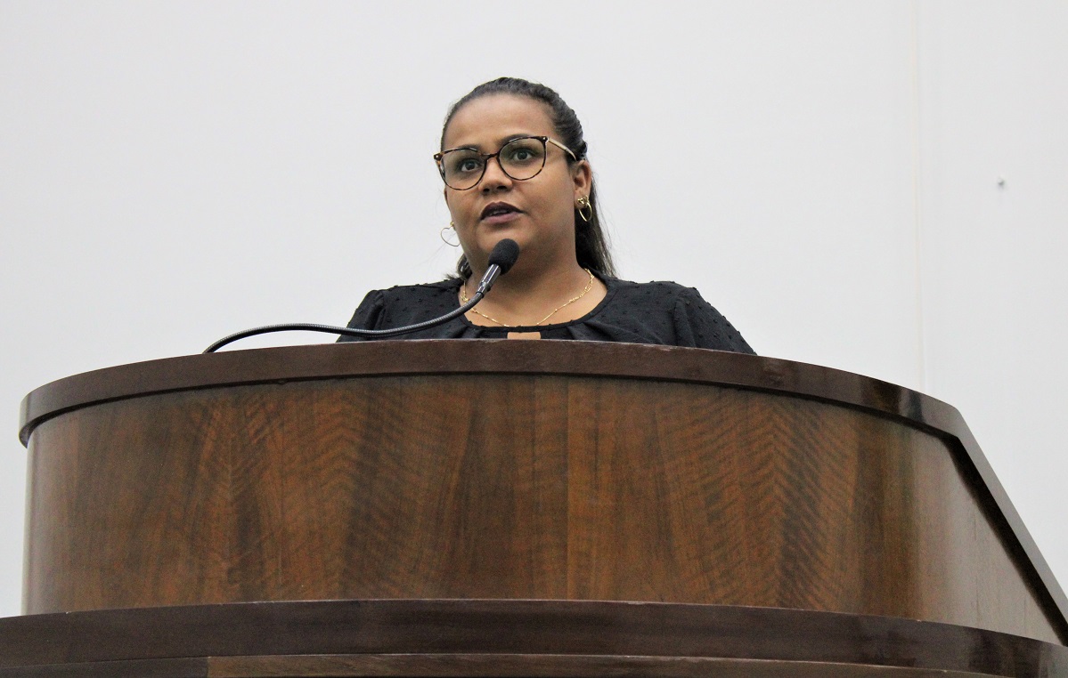 <strong>Vereadora Paloma Tatiane cobra Prefeitura sobre acessibilidade em escola, devolução do prédio do Siam e recape em rua do Castelani</strong>