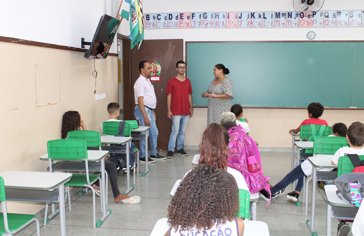 <strong>Vereadores Nelson Soares e Ruan Henrique visitam Emei e Eicap do bairro São João</strong>