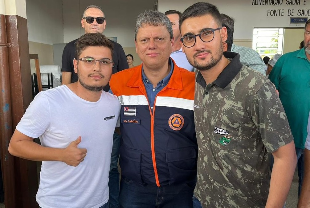 <strong>Vereadores José Eduardo Pacheco e Vinícius Scarso acompanham governador durante visita a Capivari</strong>