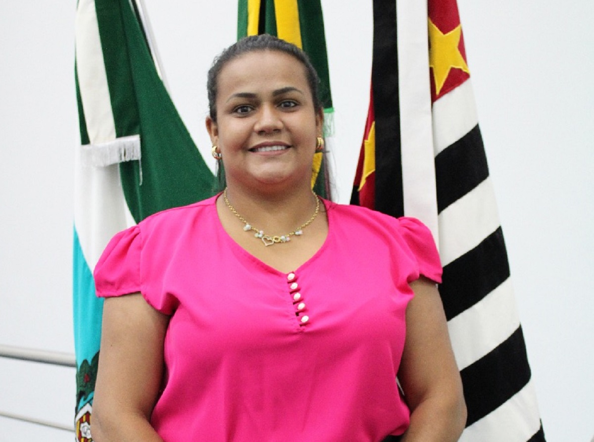 <strong>Vereadora Paloma Tatiane solicita informações sobre aquisição de veículos para o setor de transportes da Prefeitura</strong>