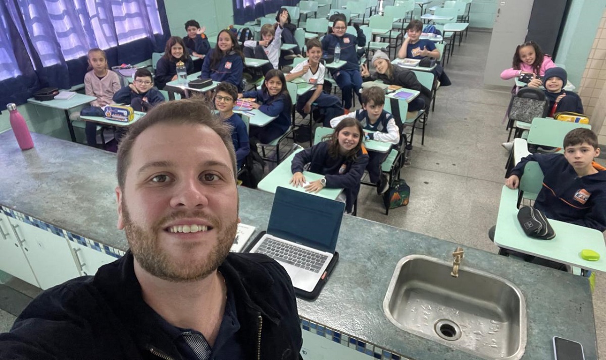 Indicações apresentadas por alunos do Colégio EAC são protocoladas pelo vereador Thiago Braggion