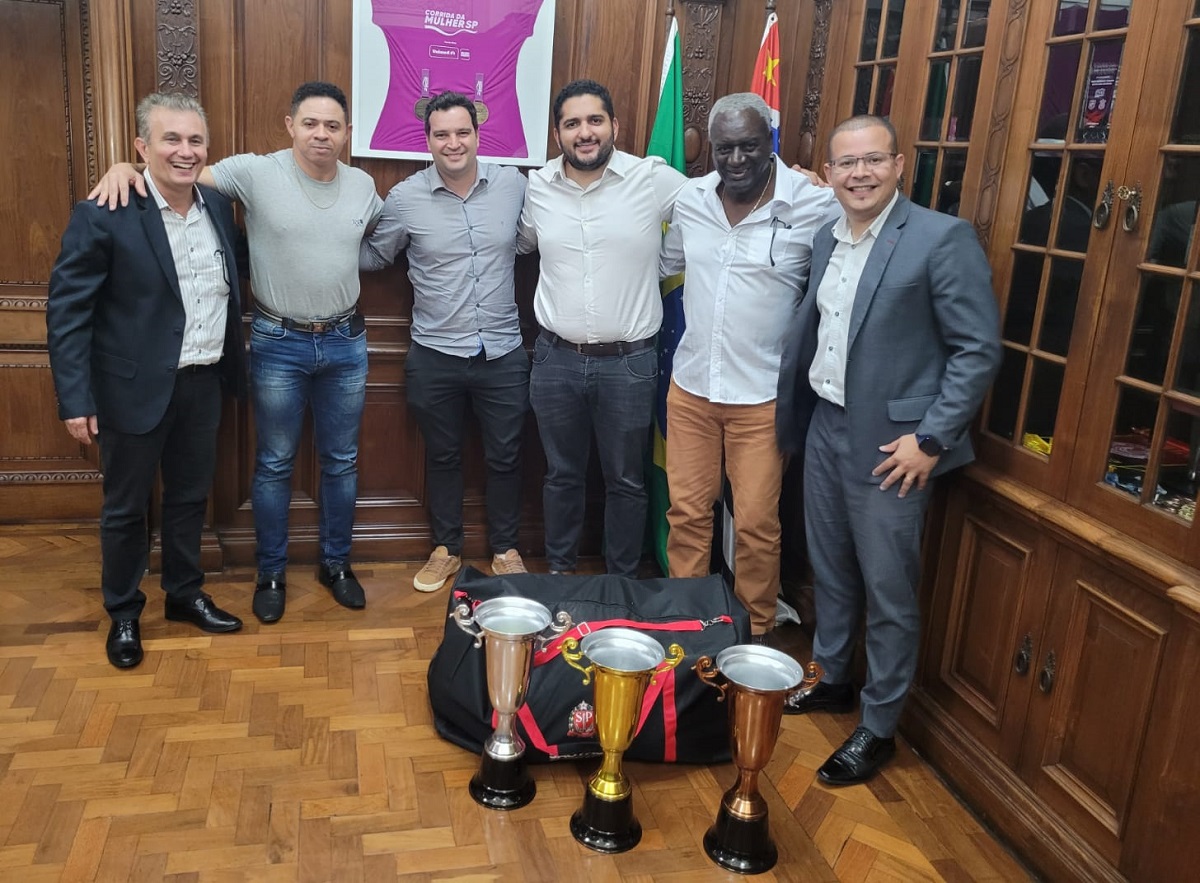 Vereador Marquinho Mineiro conquista areninha esportiva para o bairro Jardim Branyl