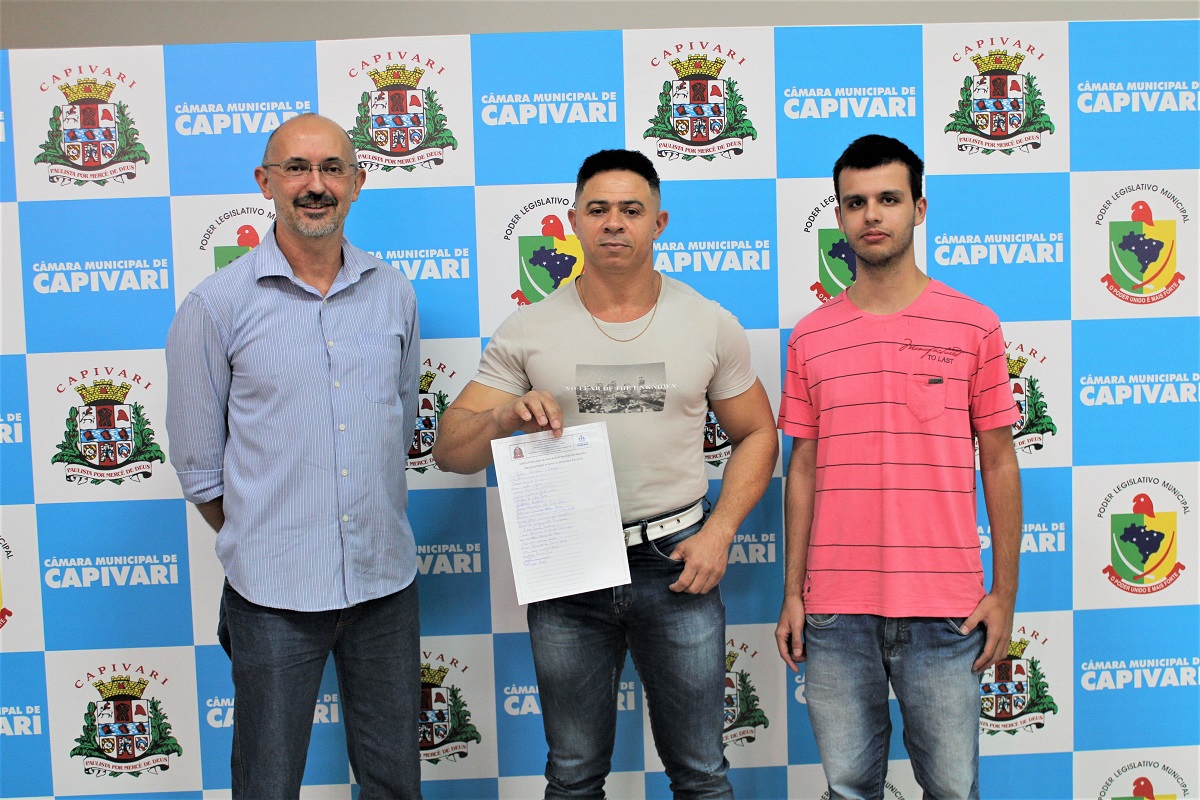 Vereadores Mineiro e Ruan participam de projeto com alunos da Escola Estadual do bairro Castellani