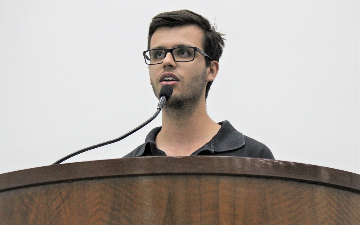 Vereador Ruan Henrique critica o Saae por resposta vaga sobre água suja nas torneiras