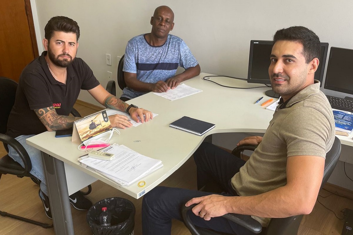 Vereadores Odésio e Sandro Modas tratam de melhorias no trânsito com secretário Mauro Júnior