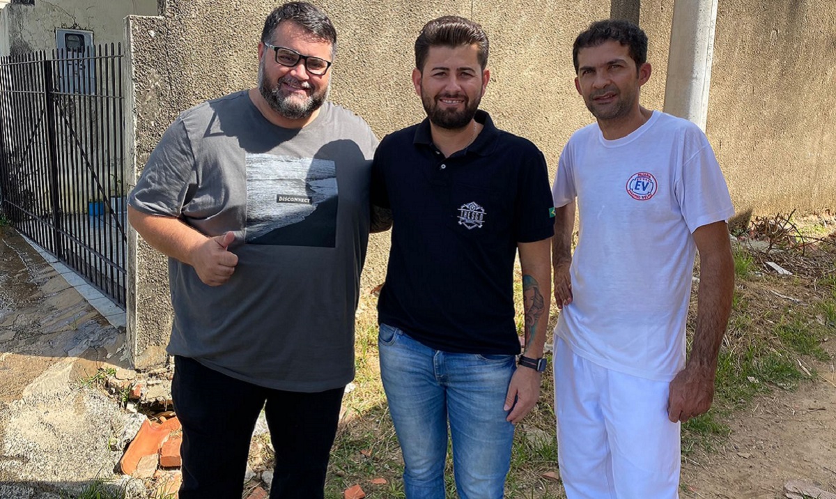 Vereador Sandro Modas pede manutenção em viela no bairro Santo Antônio