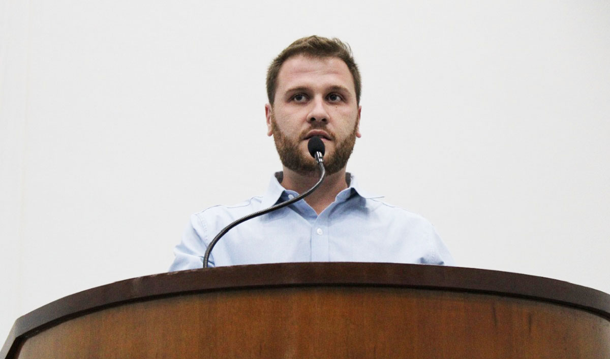 Vereador Thiago Braggion apresenta projeto de lei que prevê multa por maus-tratos a cães e gatos