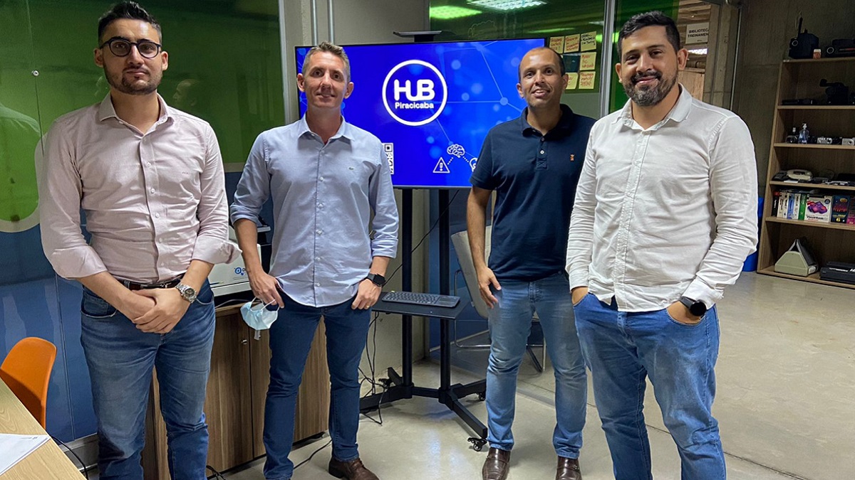 Vereador José Eduardo Pacheco conhece plataforma em Piracicaba voltada ao desenvolvimento de empreendedores e startups