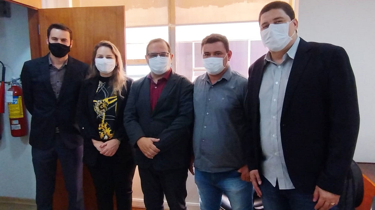 Presidente Du Bombonatti e secretários municipais participam de reunião na Secretaria de Habitação do Estado de SP