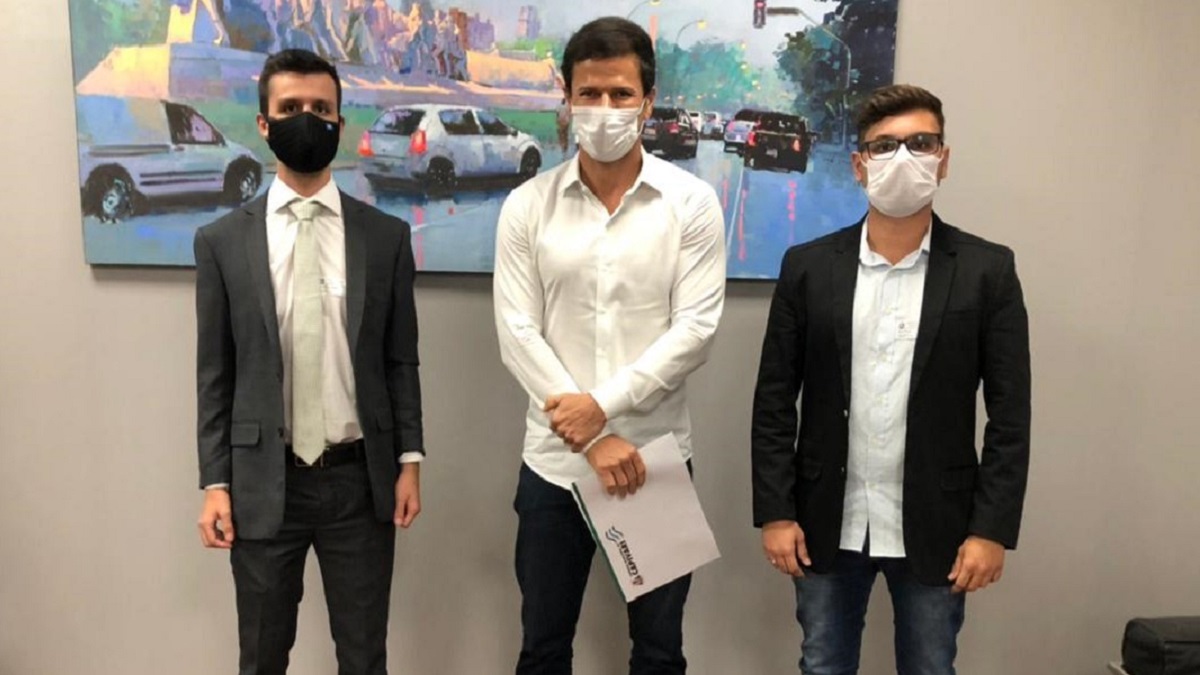 Vereadores Ruan Henrique e Vinícius agradecem liberação de R$ 300 mil para compra de equipamentos e custeio da Santa Casa