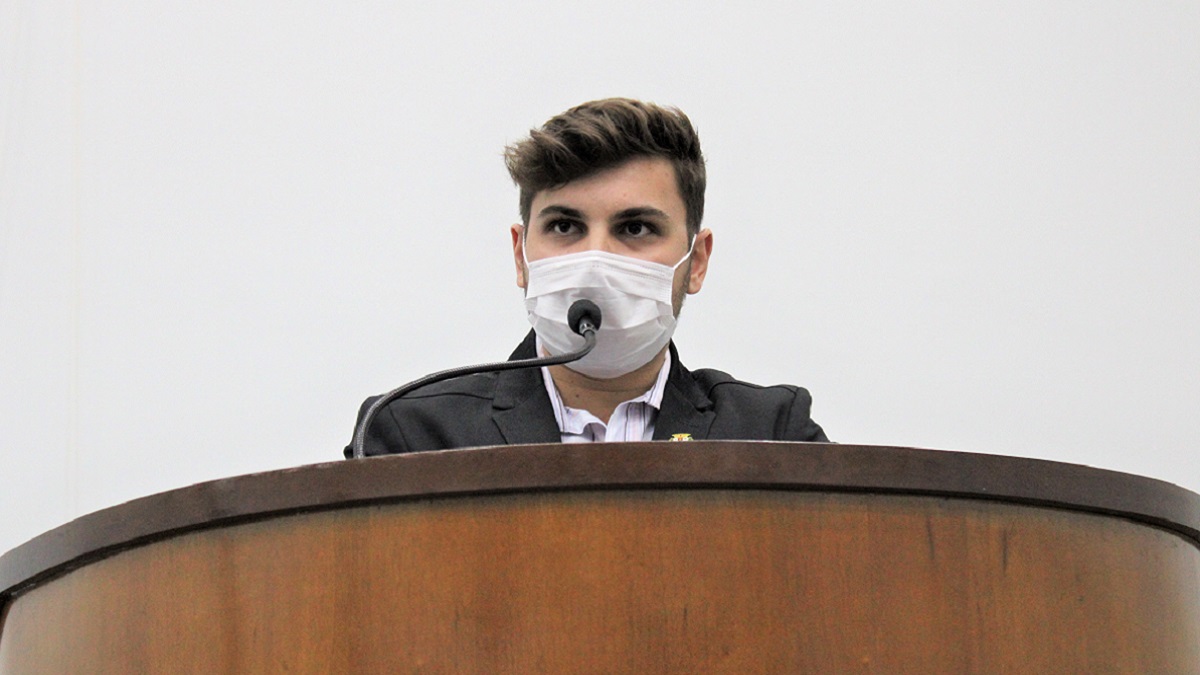 Vereador Vinícius Scarso busca informações sobre sistema que indica vagas nas escolas municipais